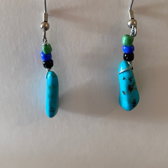 Turquoise and beaded pierced dangle earrings - Picture 2 of 4
